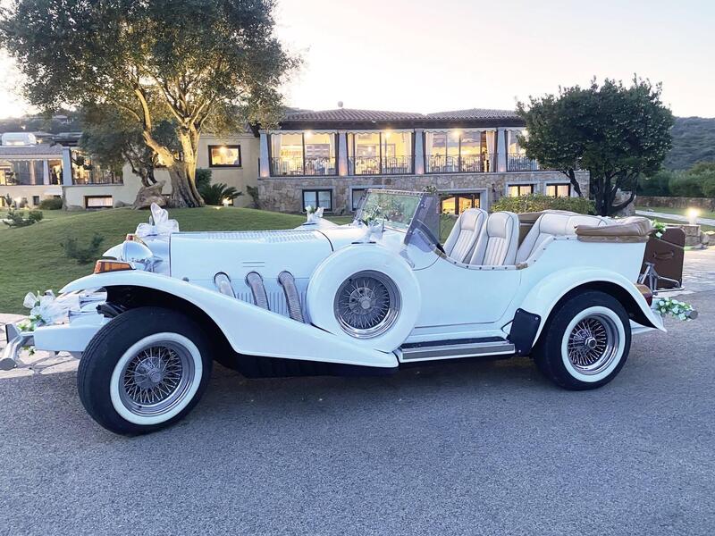 Oldsmobile Excalibur Phaeton III d&#039;epoca del 1978 a Armungia